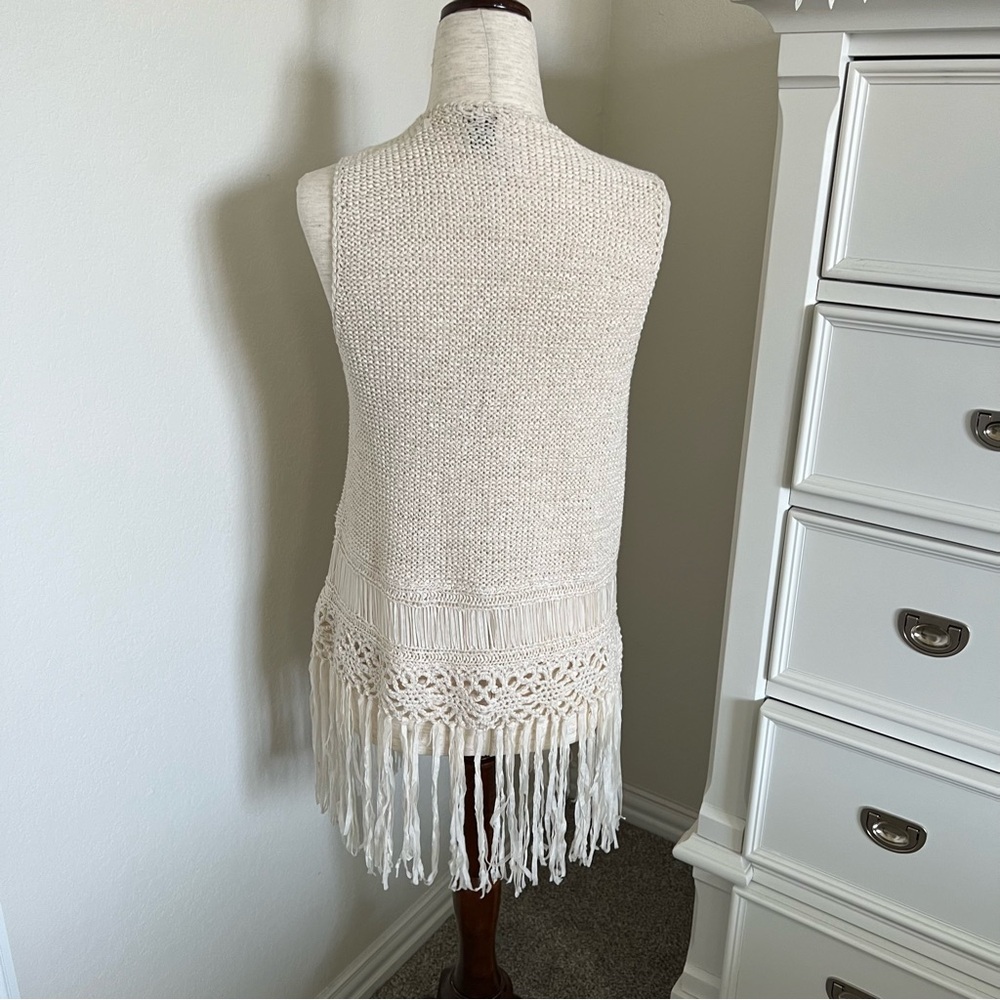 Cream Crochet Fringe Vest - Picture 6 of 9